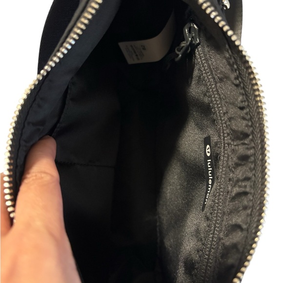 Lululemon City Essential Small Shoulder Bag 3L - Picture 8 of 8